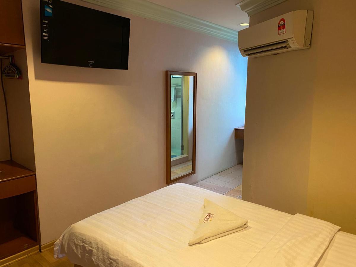 Hotel Deleeton Kota Kinabalu Kültér fotó