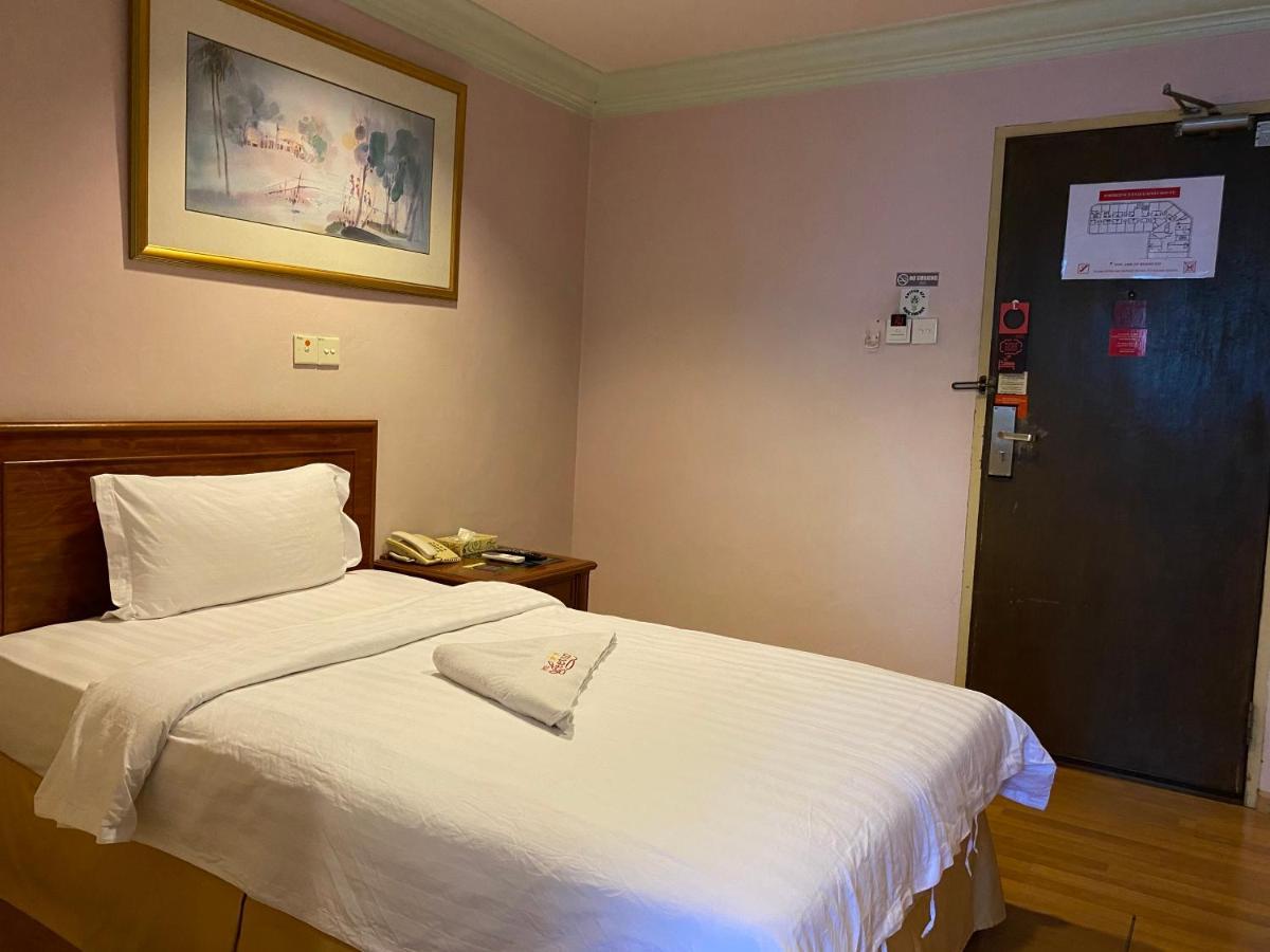 Hotel Deleeton Kota Kinabalu Kültér fotó