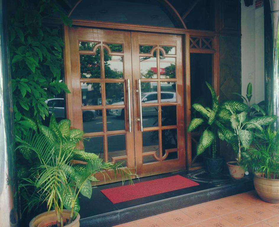 Hotel Deleeton Kota Kinabalu Kültér fotó