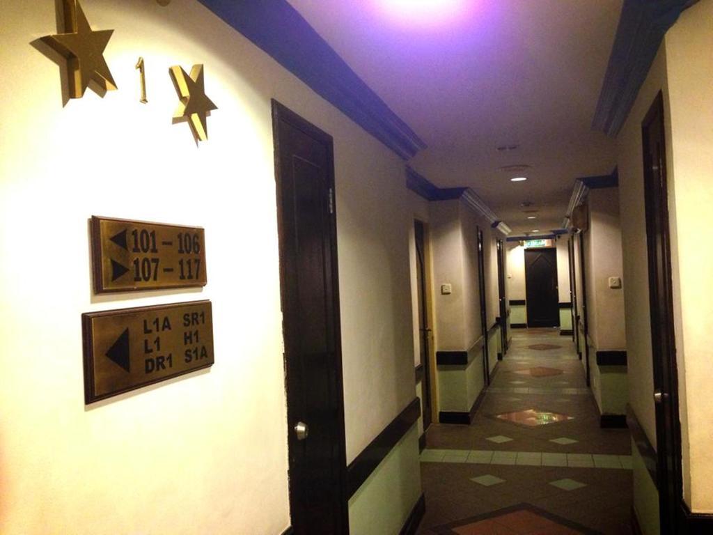 Hotel Deleeton Kota Kinabalu Kültér fotó