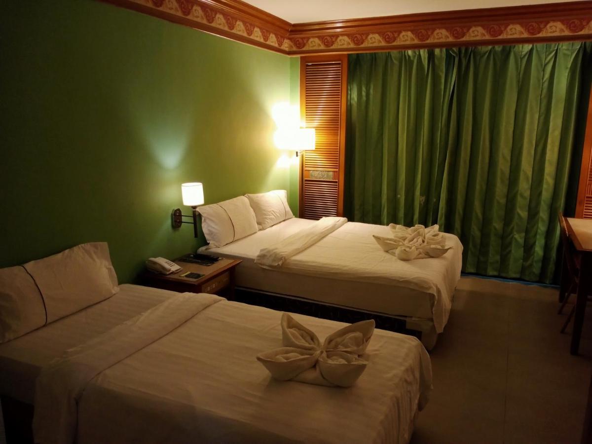 Hotel Deleeton Kota Kinabalu Kültér fotó