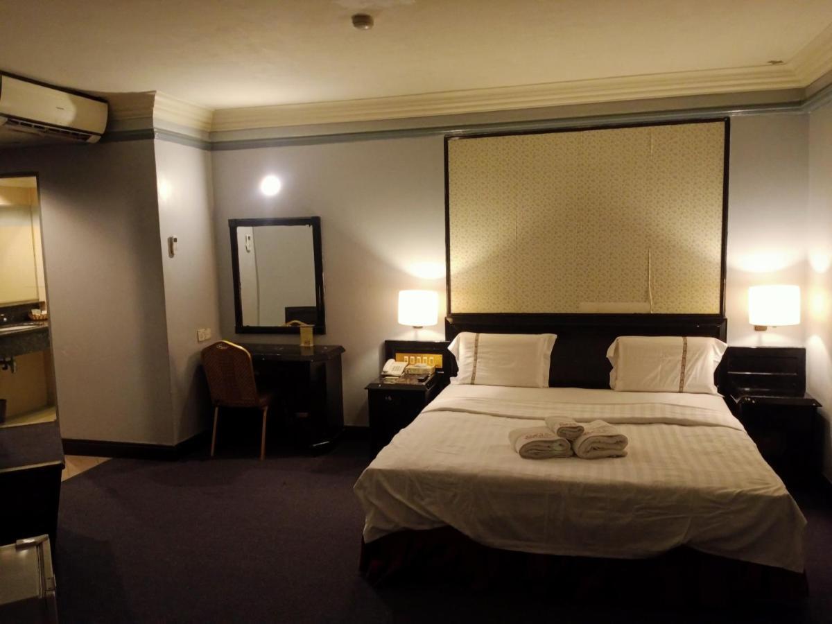Hotel Deleeton Kota Kinabalu Kültér fotó